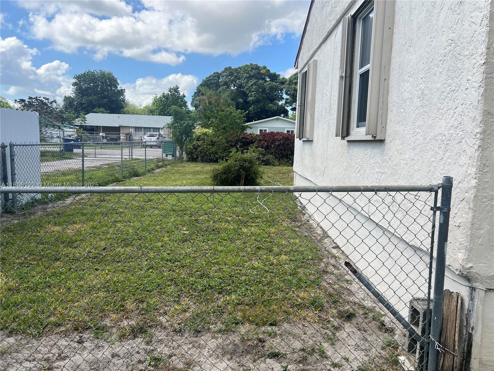 Real estate property located at 1527 101st St, Miami-dade, Miami Park Sec 2, Miami, FL