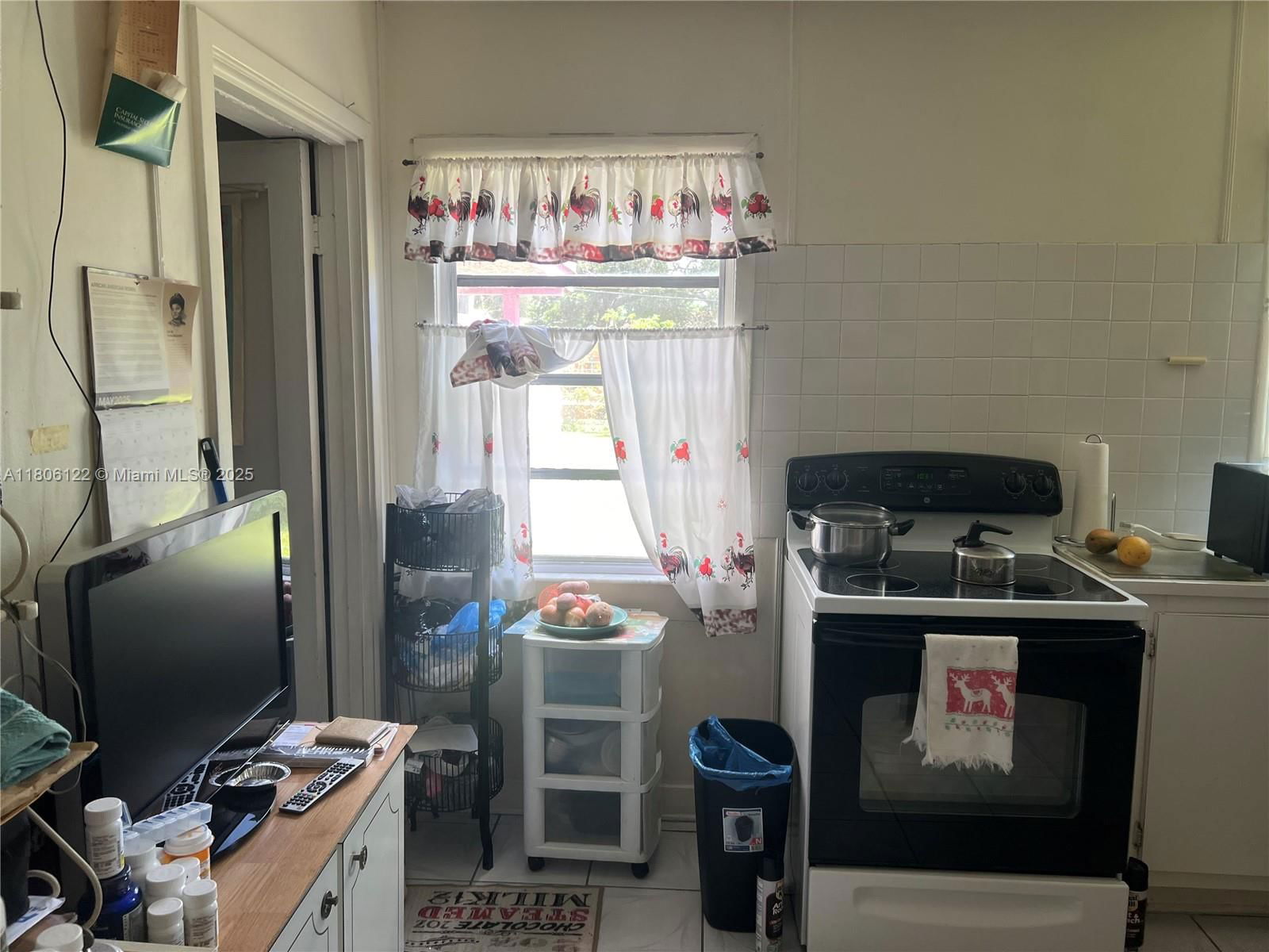 Real estate property located at 1527 101st St, Miami-dade, Miami Park Sec 2, Miami, FL