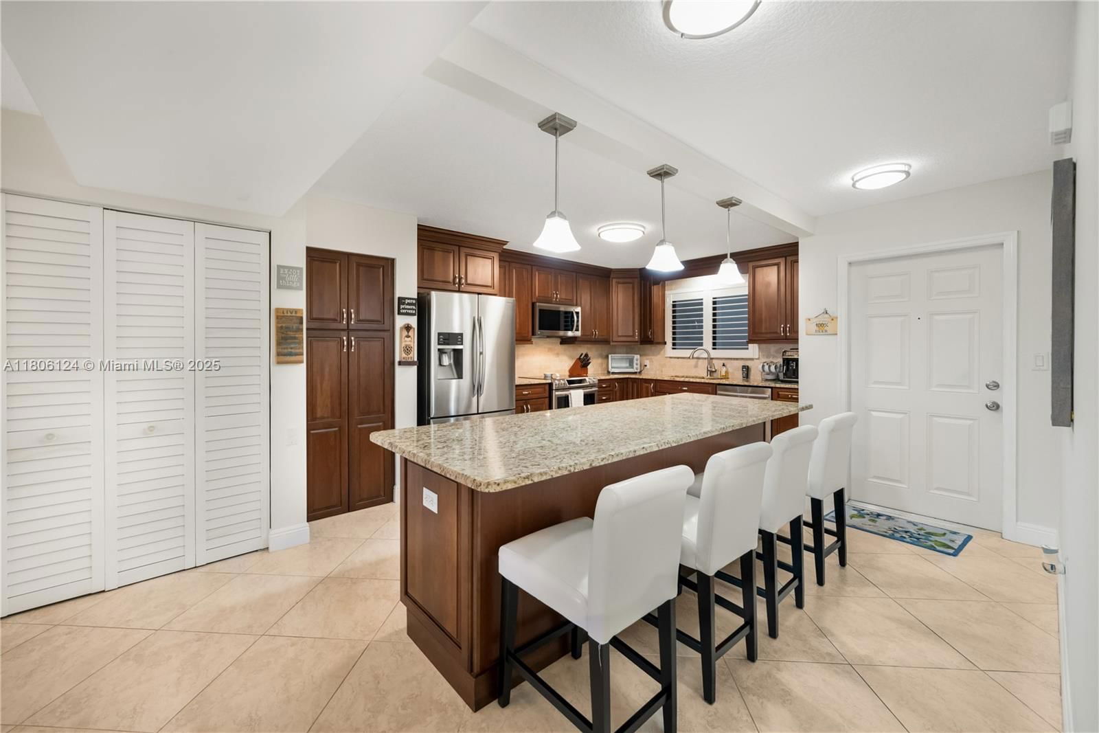 Real estate property located at 3525 Ocean Blvd #4020, Palm Beach, Lakewood At Palm Beach Co, South Palm Beach, FL