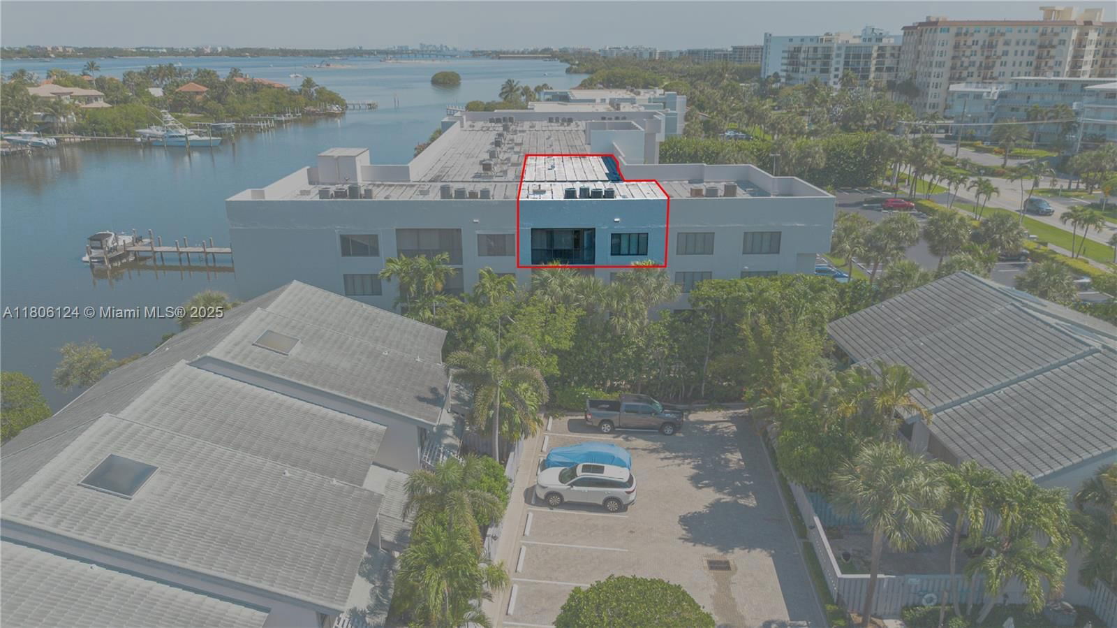 Real estate property located at 3525 Ocean Blvd #4020, Palm Beach, Lakewood At Palm Beach Co, South Palm Beach, FL