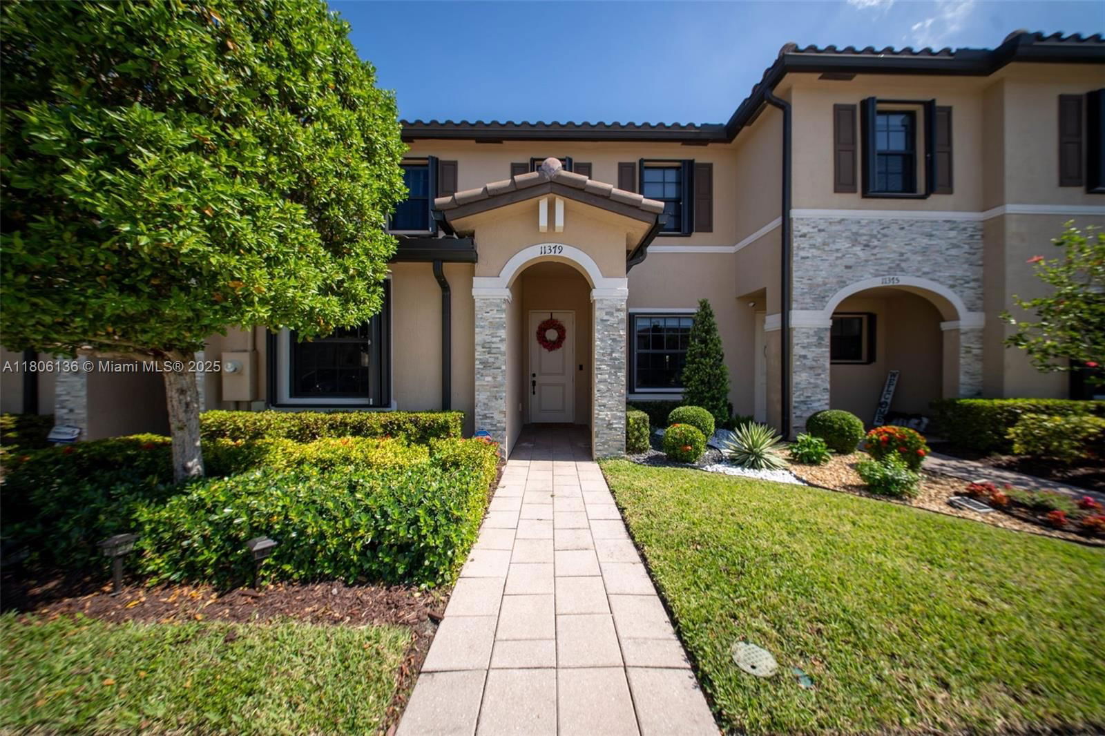 Real estate property located at 11379 248th Ter, Miami-dade, Coco Palm Villas, Homestead, FL