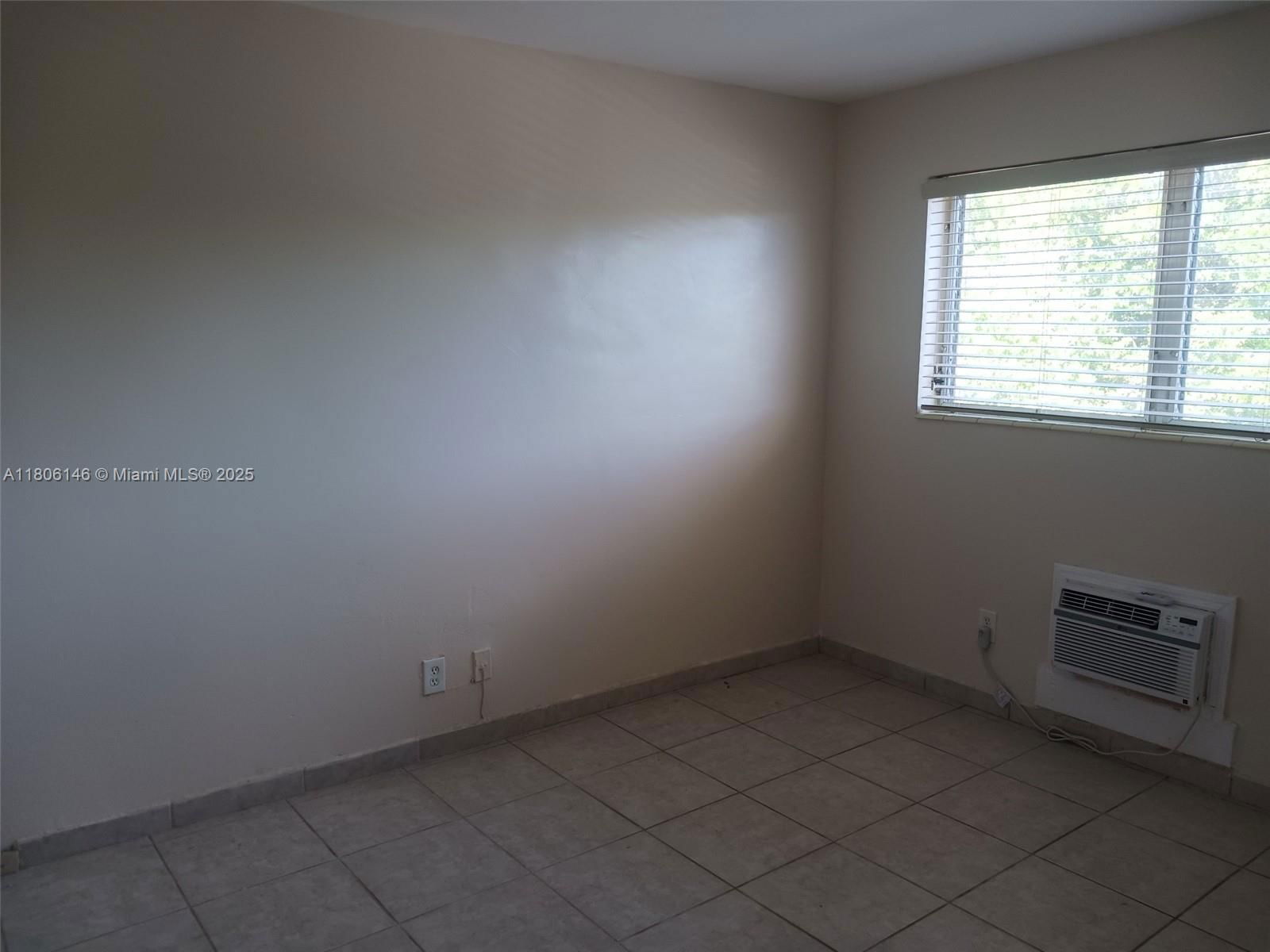 Real estate property located at 2700 135th St #30, Miami-dade, Fairmont House Inc - Co-o, North Miami, FL