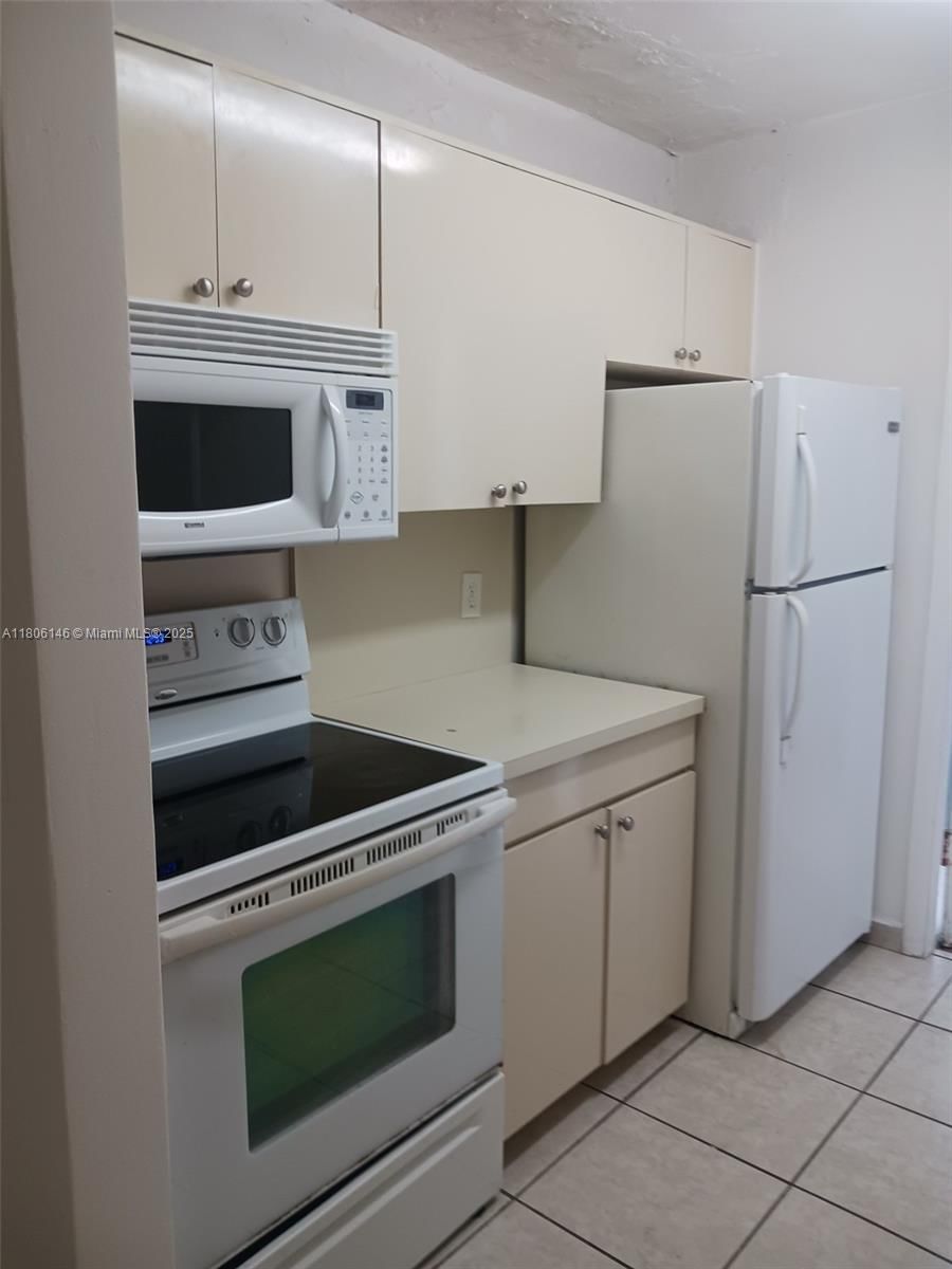 Real estate property located at 2700 135th St #30, Miami-dade, Fairmont House Inc - Co-o, North Miami, FL