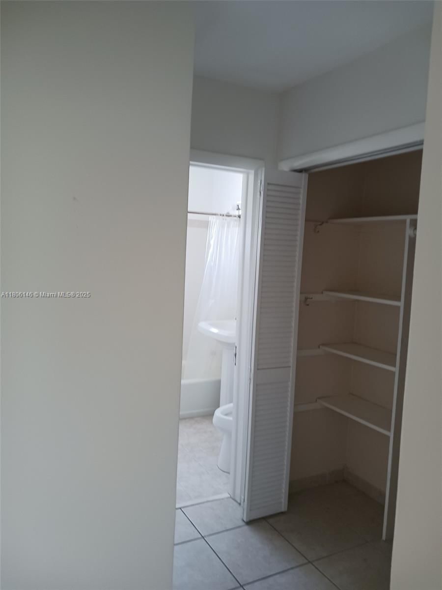 Real estate property located at 2700 135th St #30, Miami-dade, Fairmont House Inc - Co-o, North Miami, FL
