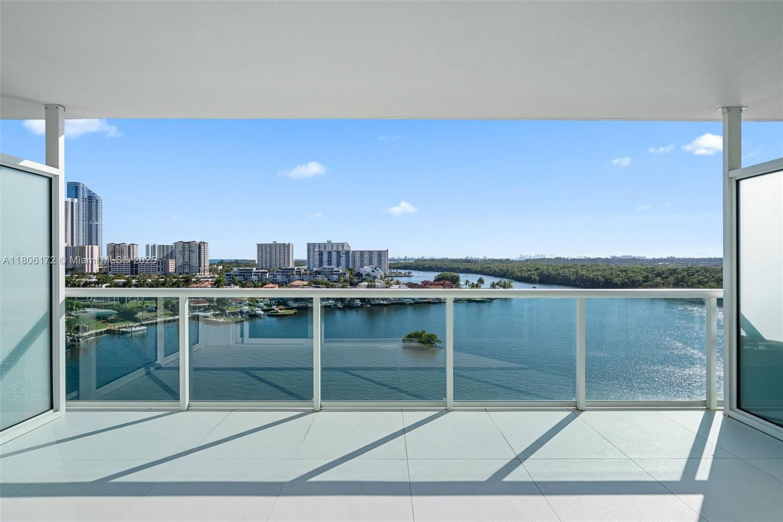 Real estate property located at 400 Sunny Isles Blvd #1005, Miami-dade, 400 Sunny Isles Condo, Sunny Isles Beach, FL