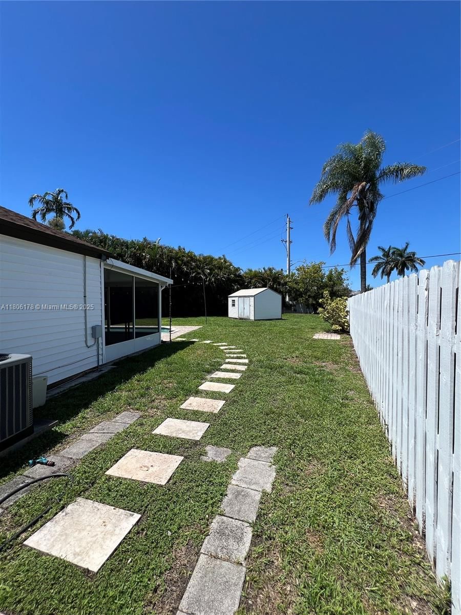 Real estate property located at 13570 10th Pl, Broward, Family Homes, Davie, FL