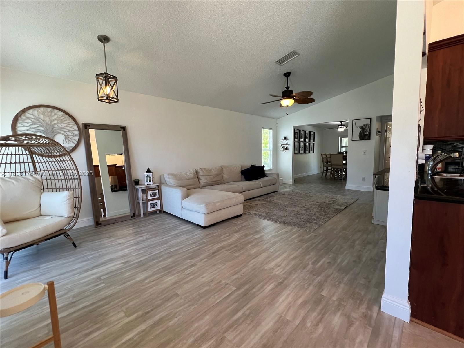 Real estate property located at 13570 10th Pl, Broward, Family Homes, Davie, FL