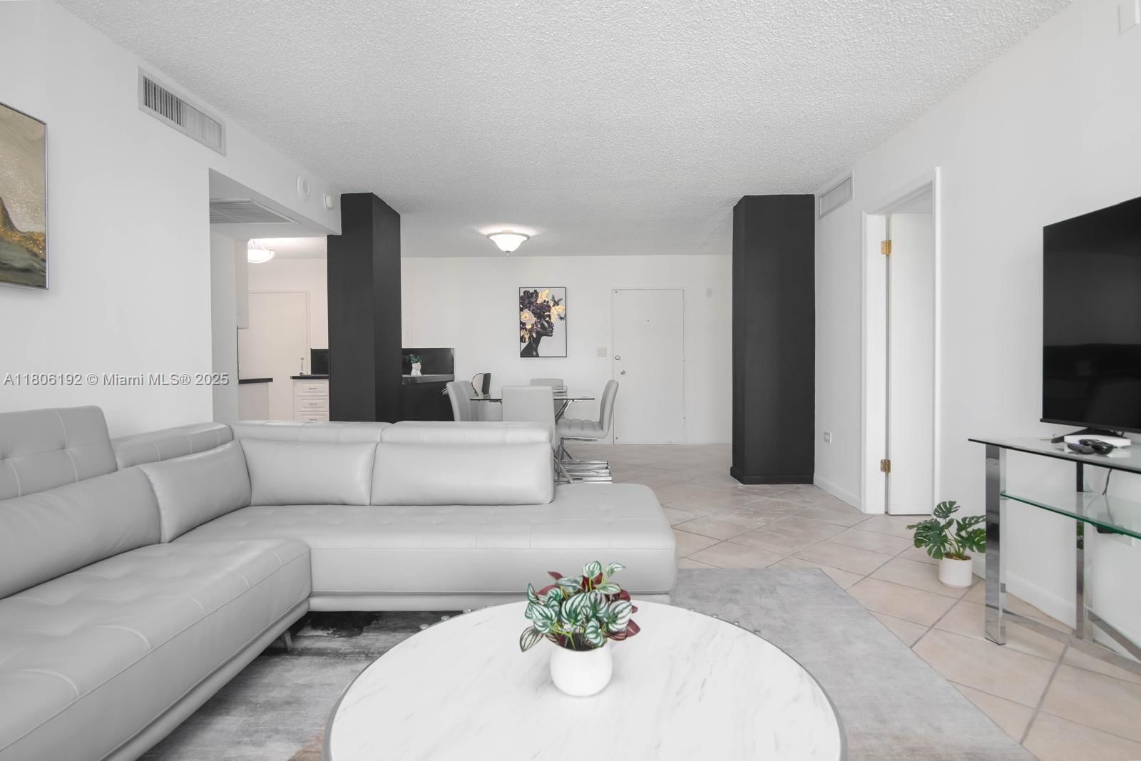 Real estate property located at 5555 Collins Ave #14U, Miami-dade, Oceanside Plaza Condo, Miami Beach, FL