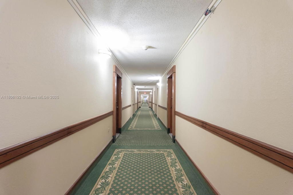Real estate property located at 5555 Collins Ave #14U, Miami-dade, Oceanside Plaza Condo, Miami Beach, FL