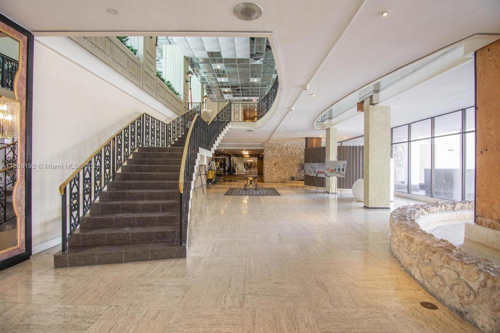 Real estate property located at 5555 Collins Ave #14U, Miami-dade, Oceanside Plaza Condo, Miami Beach, FL