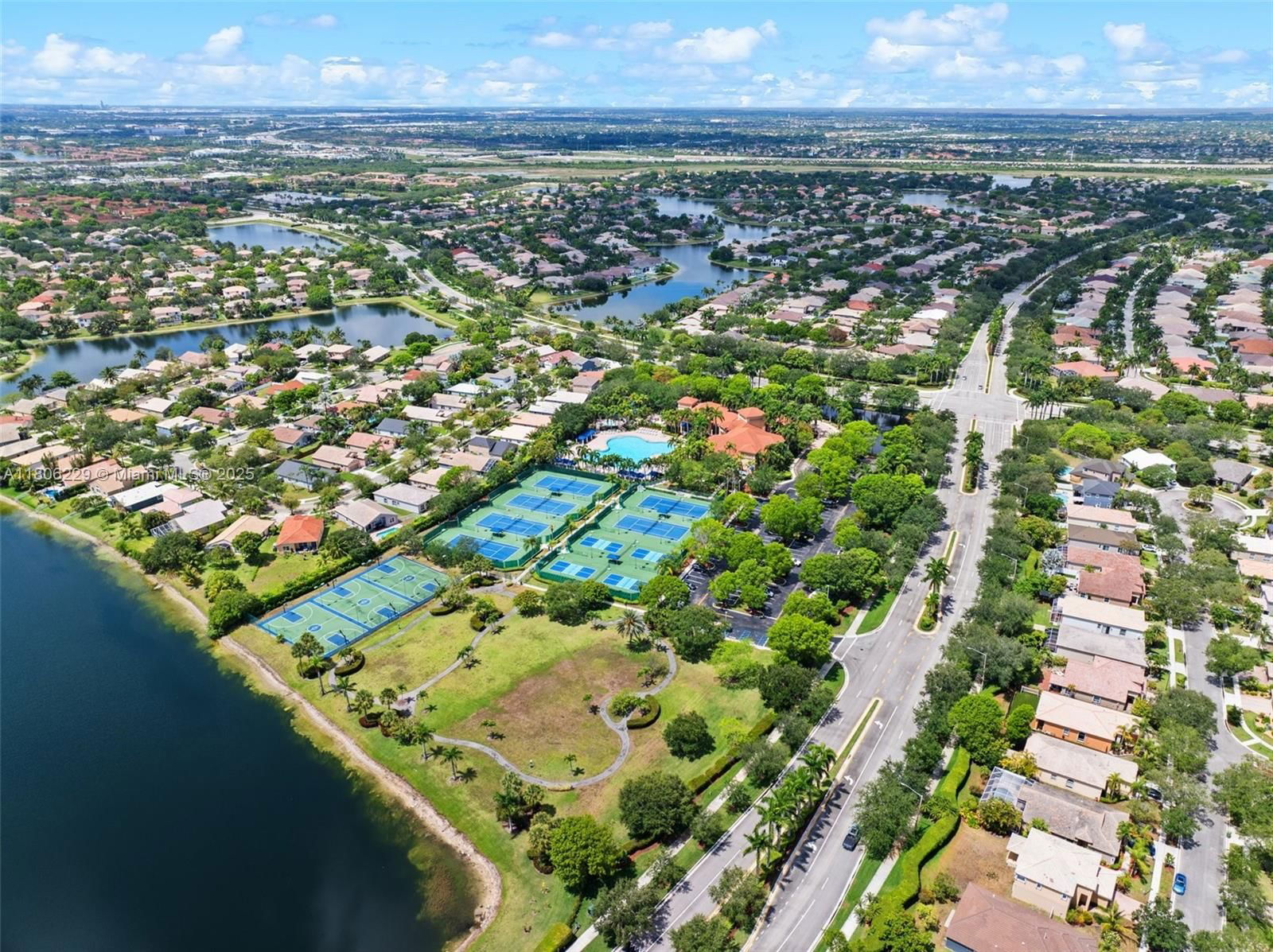 Real estate property located at 12834 21st St, Broward, Pembroke Falls - Phase 1, Pembroke Pines, FL