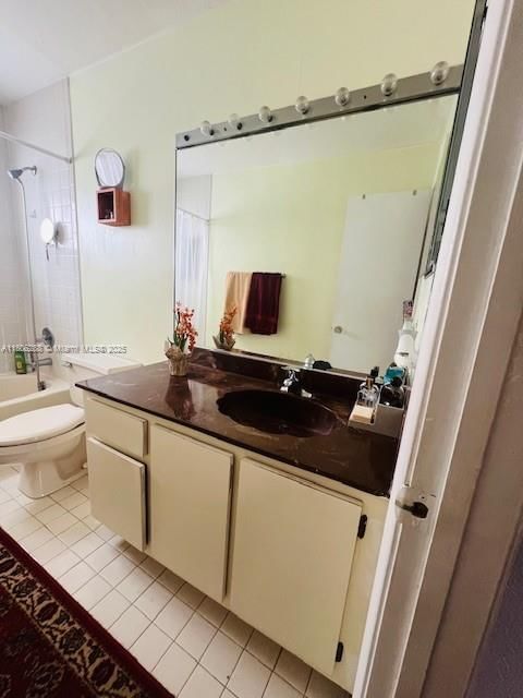 Real estate property located at 1271 124th Ct #2-D, Miami-dade, Villa Venezia Condo Ph Vi, Miami, FL