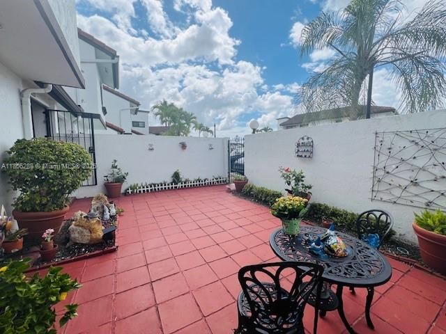 Real estate property located at 1271 124th Ct #2-D, Miami-dade, Villa Venezia Condo Ph Vi, Miami, FL