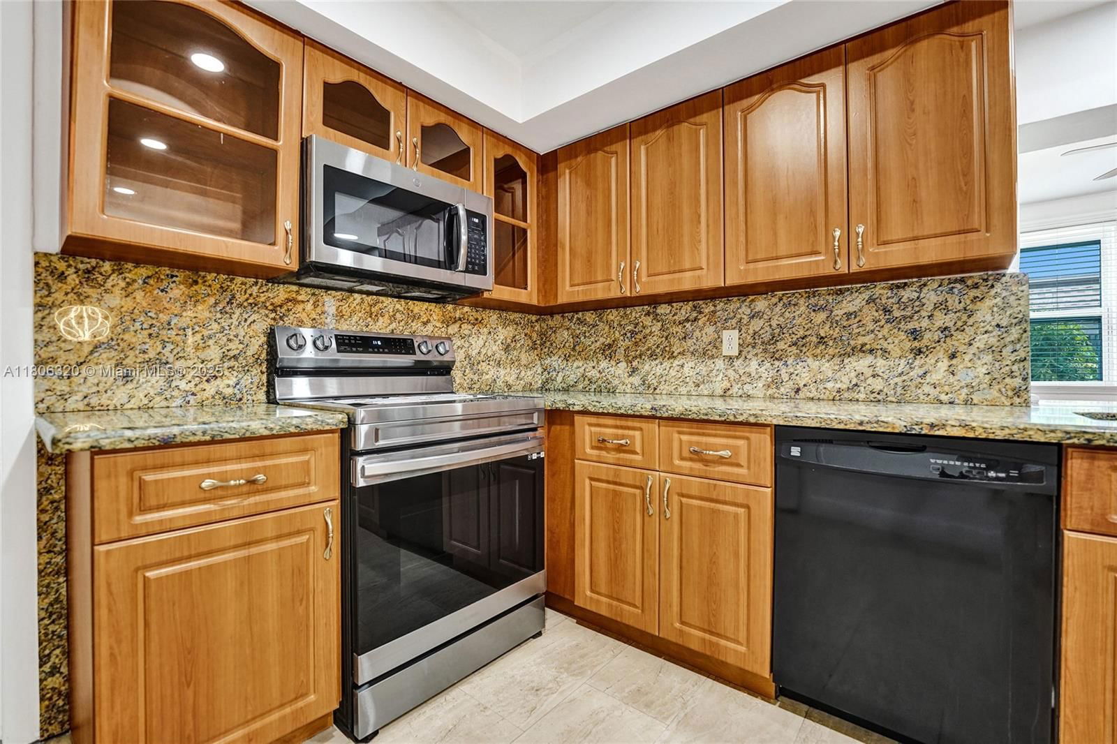 Real estate property located at 5861 18th Ct, Broward, Sunrise Golf Village Sec, Sunrise, FL