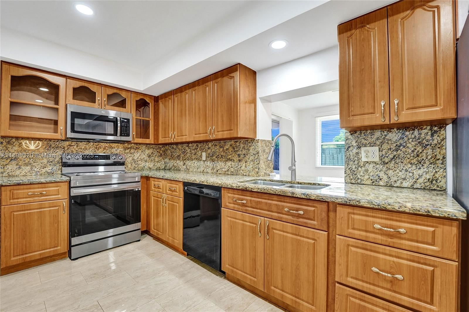 Real estate property located at 5861 18th Ct, Broward, Sunrise Golf Village Sec, Sunrise, FL
