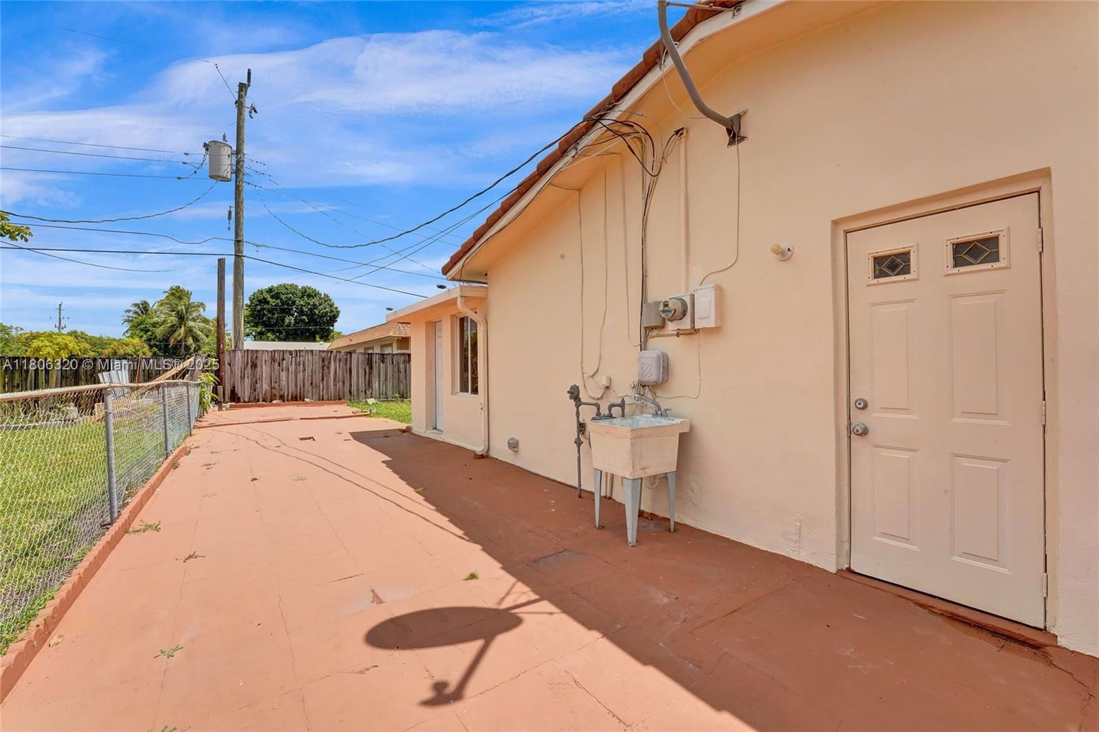 Real estate property located at 5861 18th Ct, Broward, Sunrise Golf Village Sec, Sunrise, FL