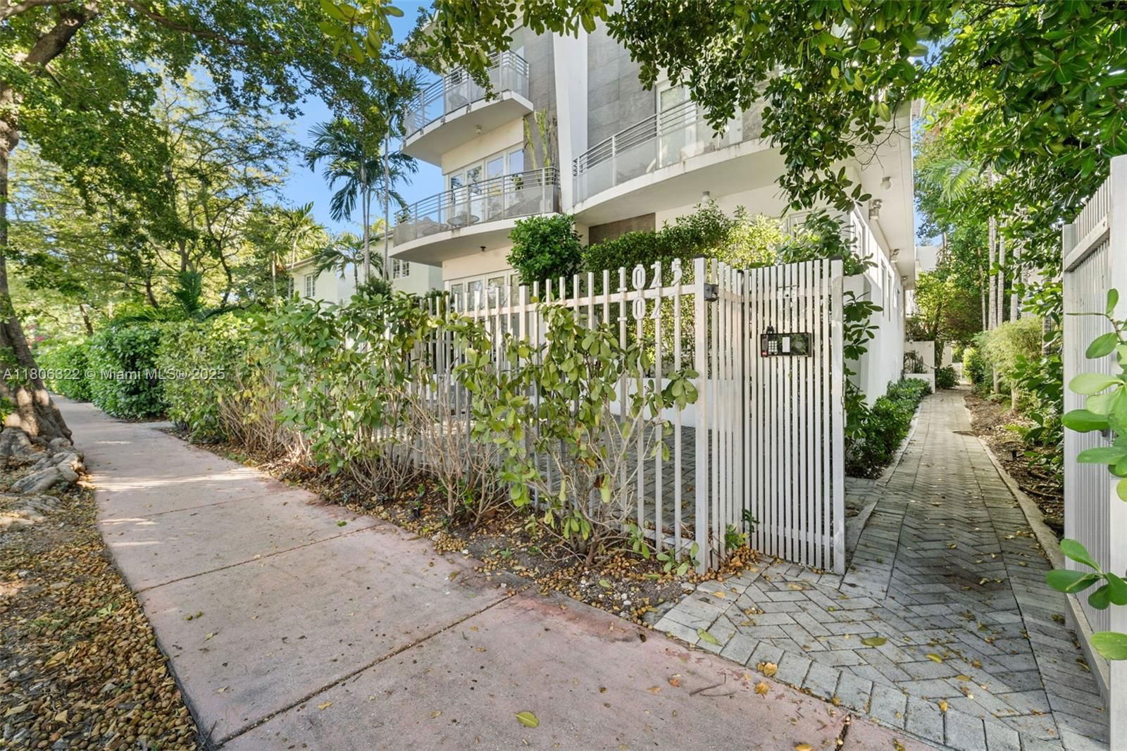 Real estate property located at 1025 Michigan Av #1C, Miami-dade, Villa Lucca Condo, Miami Beach, FL