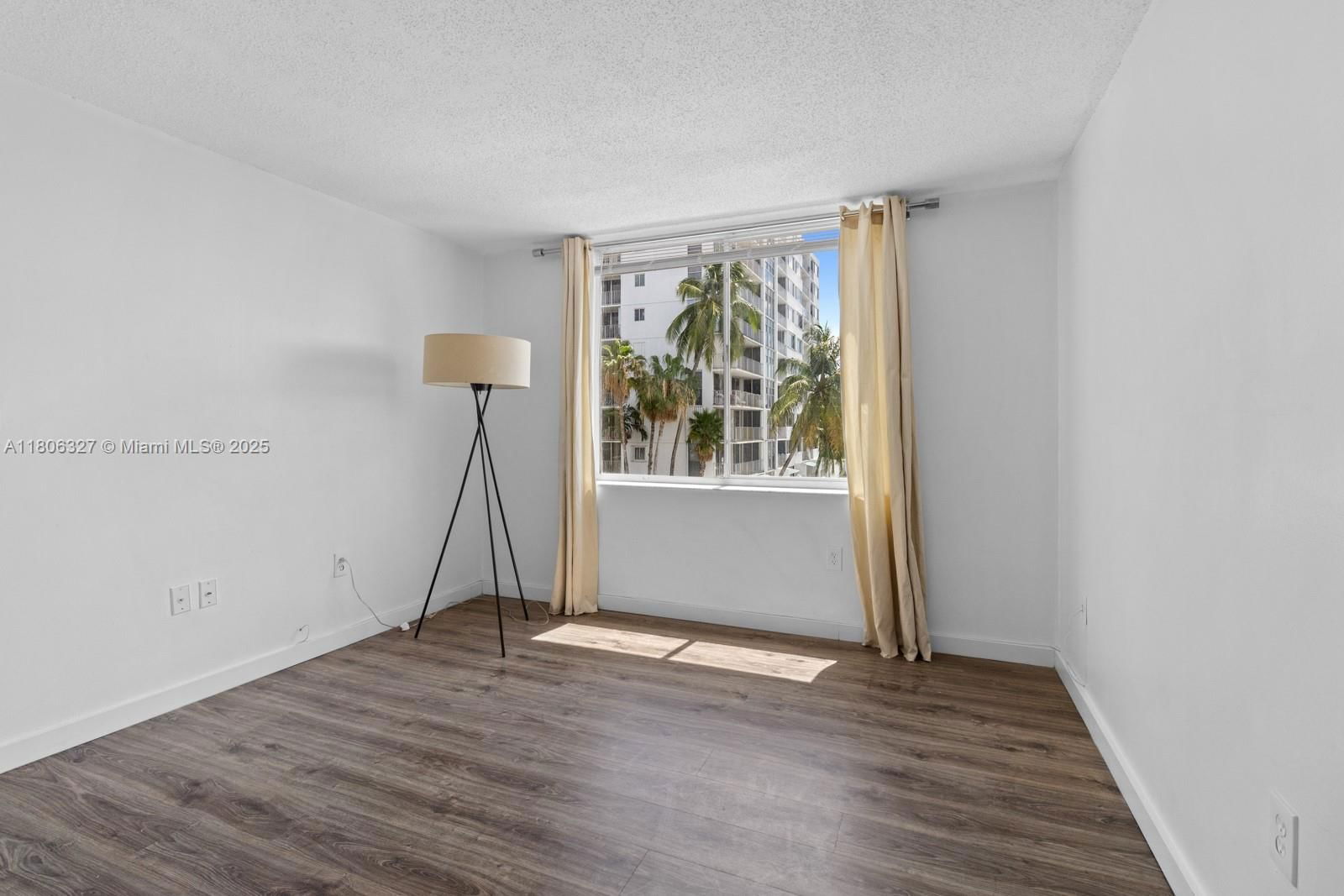 Real estate property located at 1720 N River Dr #308, Miami-dade, Serenity On The River Con, Miami, FL
