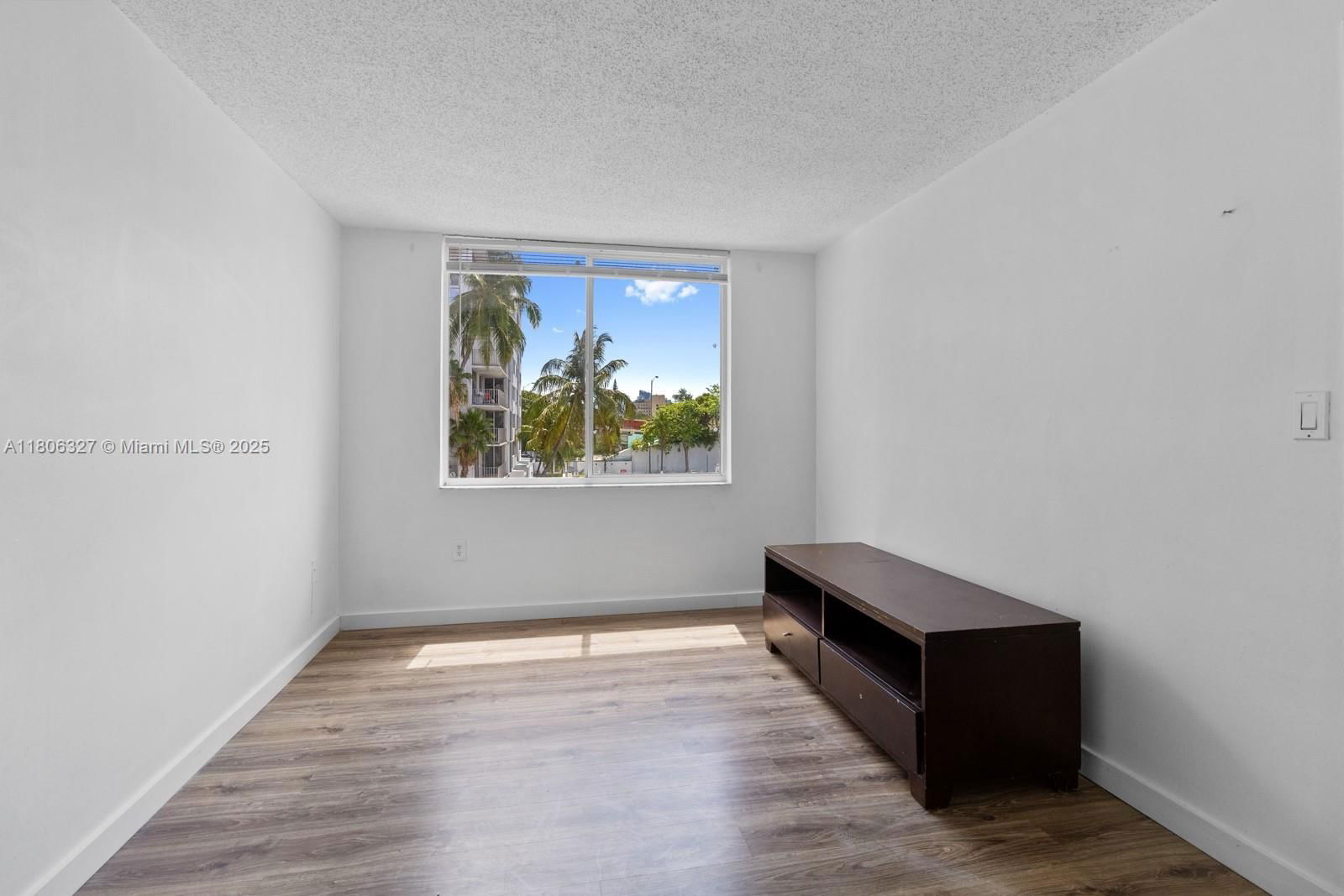Real estate property located at 1720 N River Dr #308, Miami-dade, Serenity On The River Con, Miami, FL