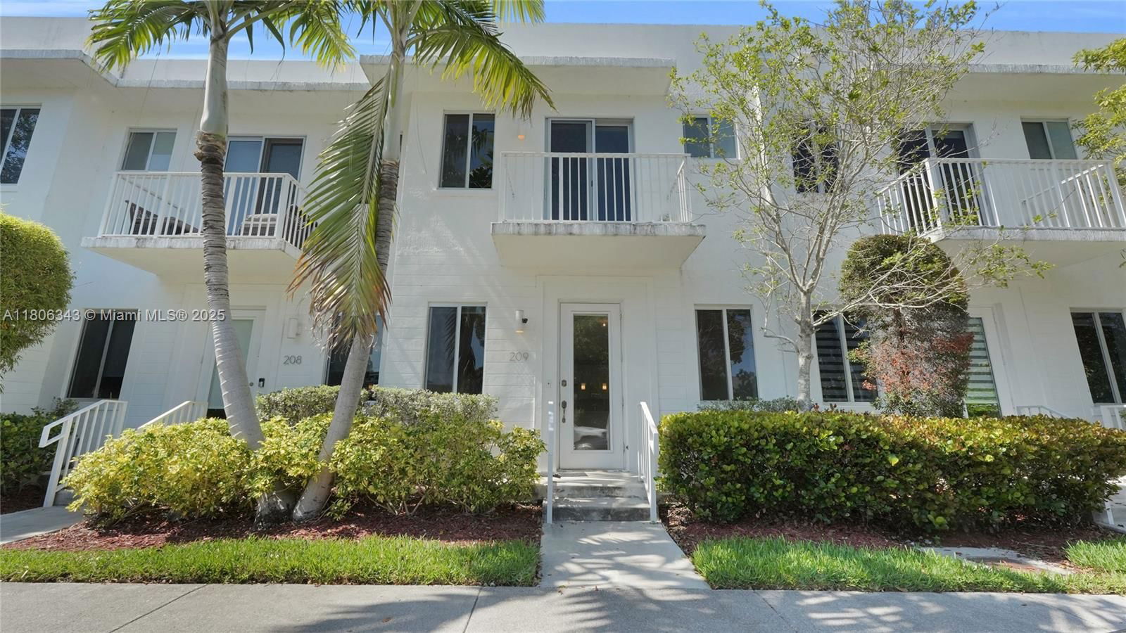 Real estate property located at 2621 212th Ter #209, Miami-dade, Weitzer Aventura Place, Miami, FL