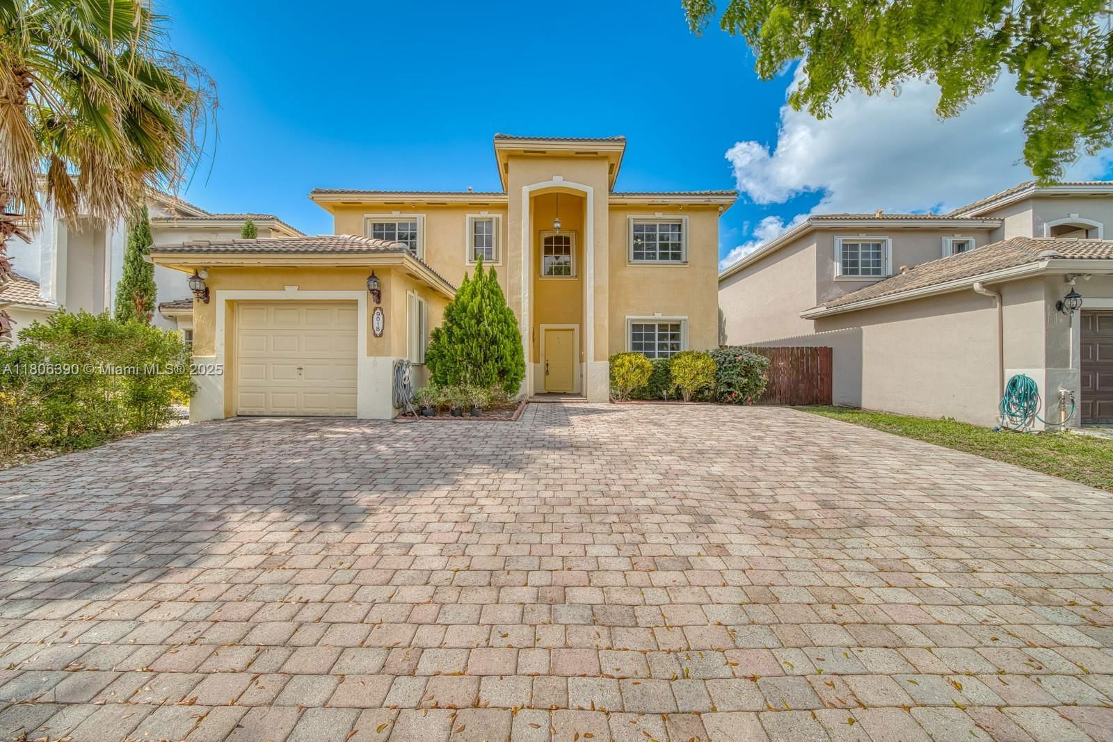 Real estate property located at 9018 211th Ln, Miami-dade, Pelican Bay At Old Cutler, Cutler Bay, FL