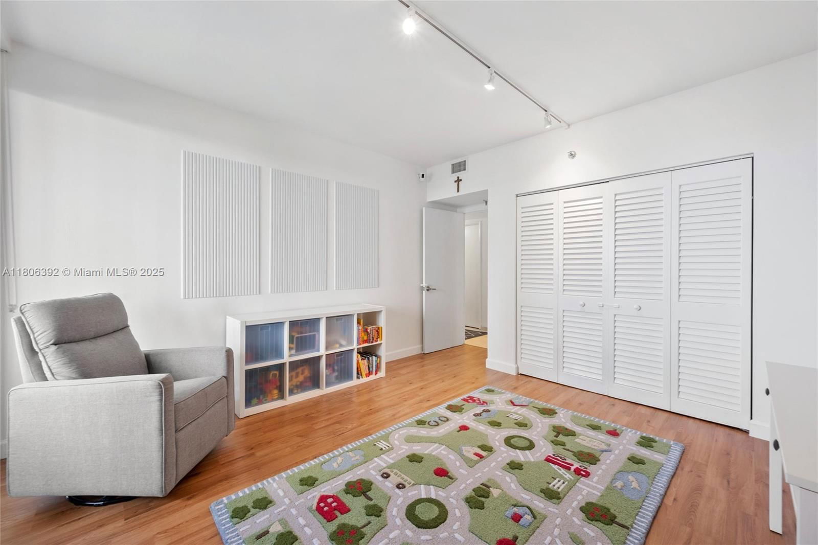 Real estate property located at 520 Brickell Key Dr A604, Miami-dade, Brickell Key One Condo, Miami, FL