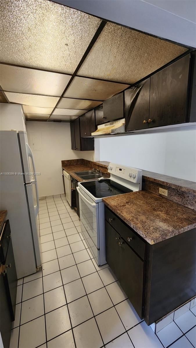 Real estate property located at 4425 Treehouse Ln B, Broward, Arbor Keys Condo, Tamarac, FL