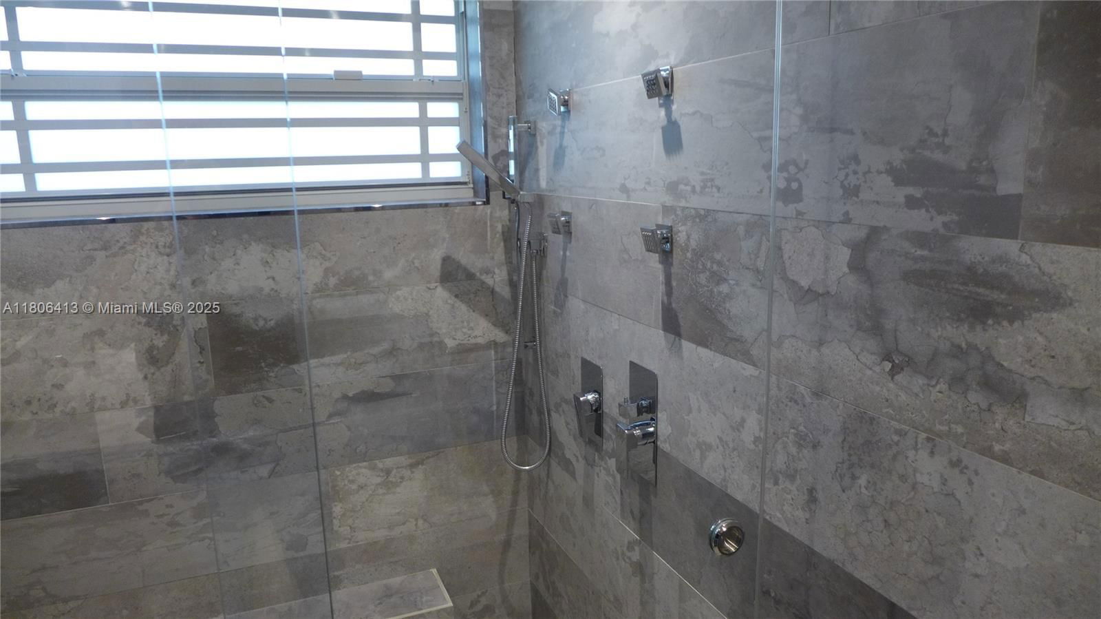 Real estate property located at 14430 108th St, Miami-dade, 1st Addn To Rotemi Estate, Miami, FL