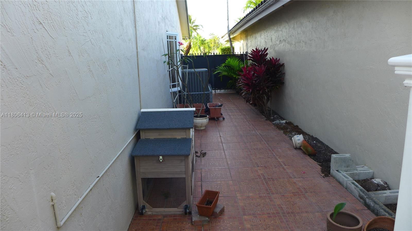 Real estate property located at 14430 108th St, Miami-dade, 1st Addn To Rotemi Estate, Miami, FL