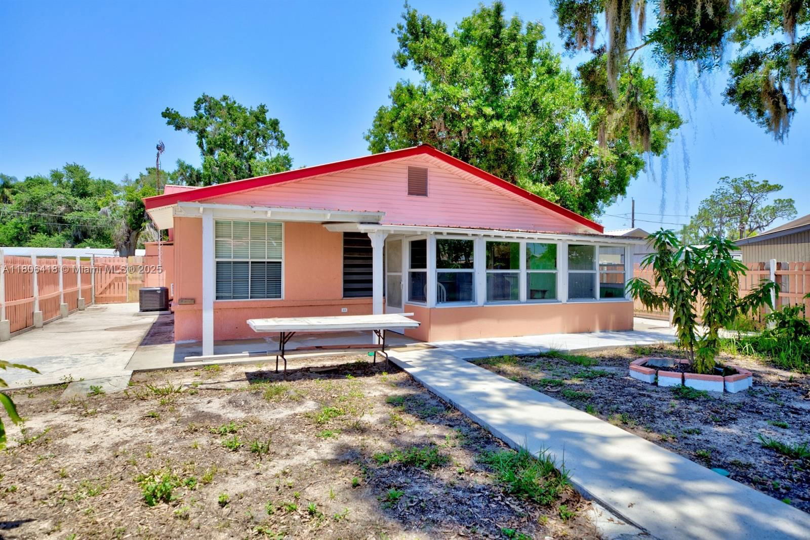 Real estate property located at 210 Joe Hilton Street, Highlands, Hatchells Sub, Avon Park, FL