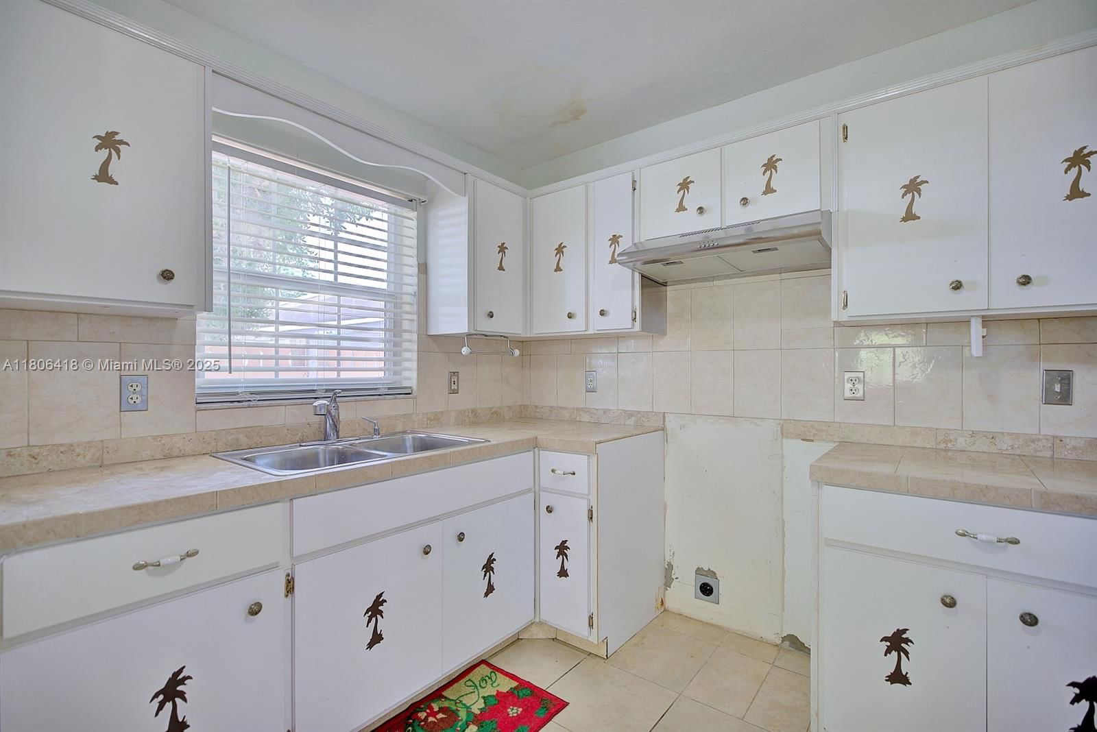 Real estate property located at 210 Joe Hilton Street, Highlands, Hatchells Sub, Avon Park, FL