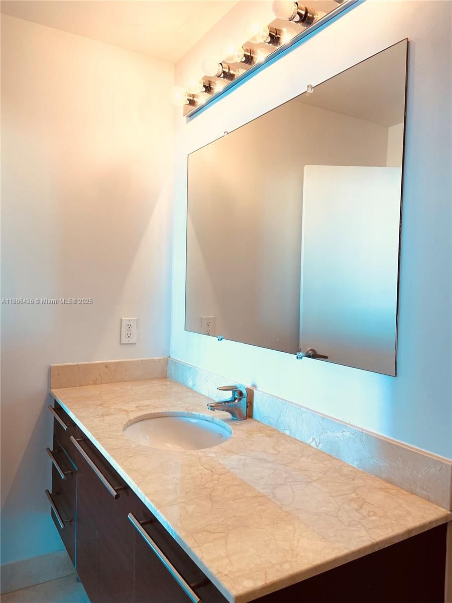 Real estate property located at 1900 Bayshore Dr #4708, Miami-dade, Quantum On The Bay Condo, Miami, FL