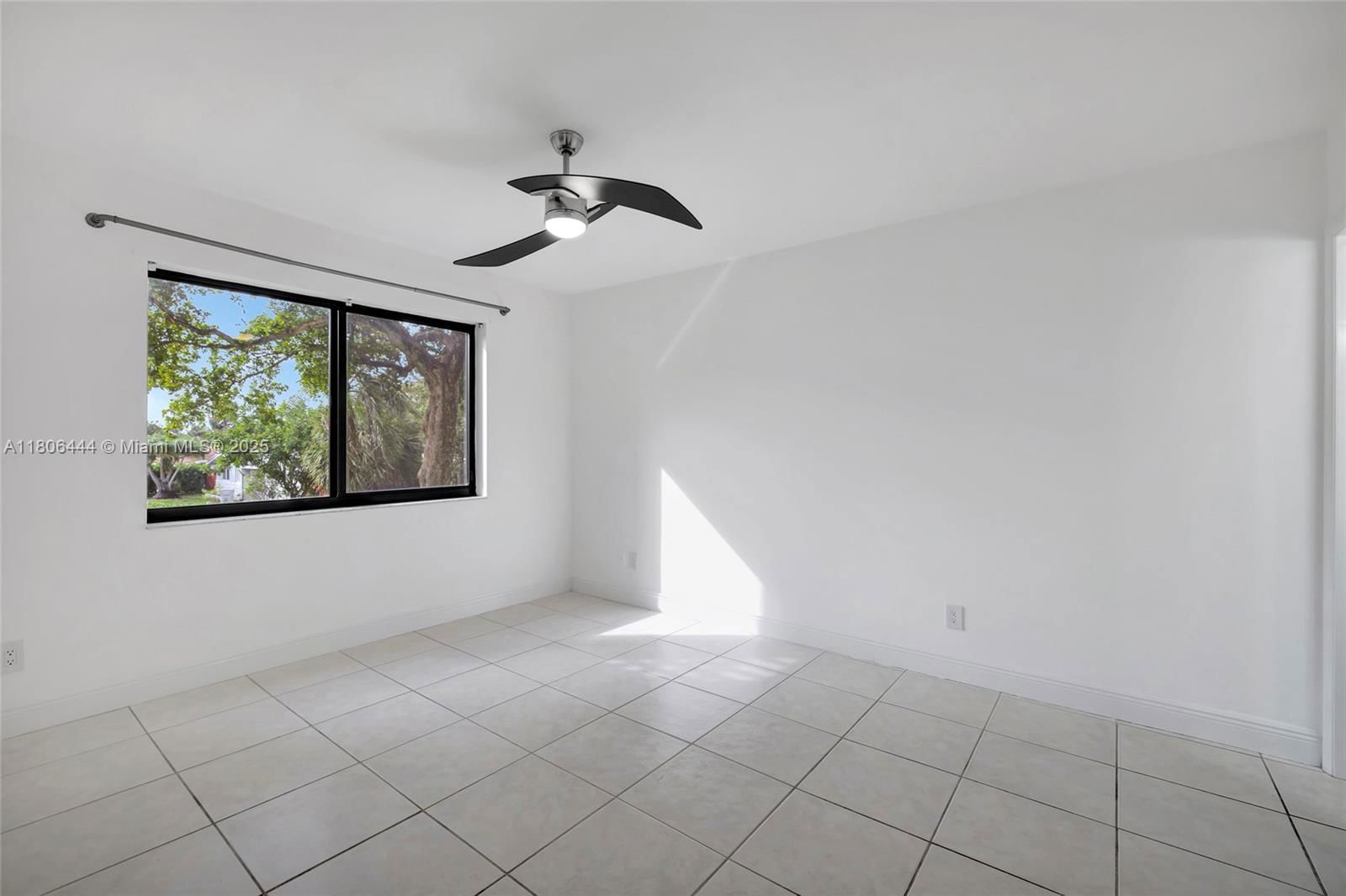 Real estate property located at 126 Cypress Rd #729, Broward, Cypress Park Condo, Pompano Beach, FL