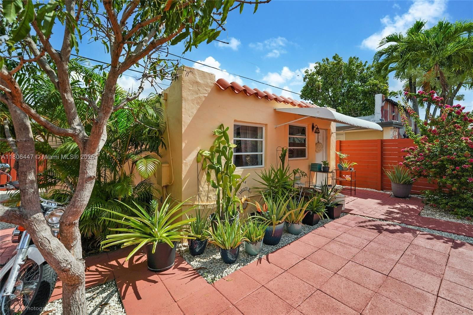 Real estate property located at 1727 11th Ter, Miami-dade, Shenandoah, Miami, FL