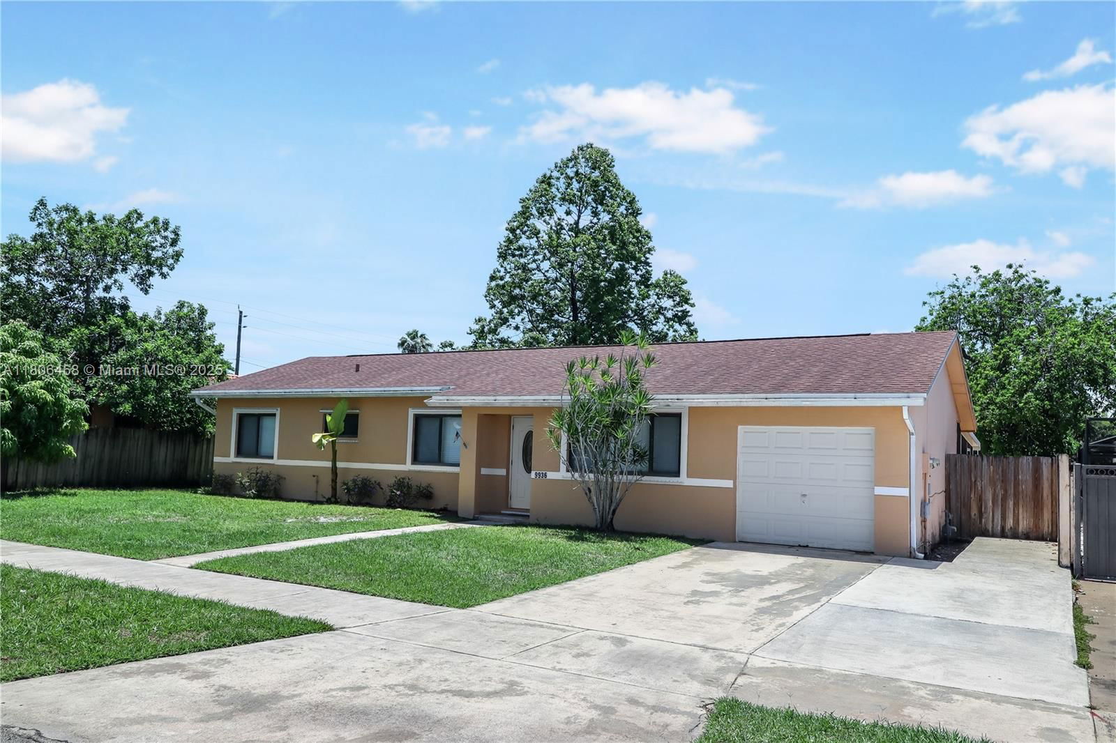 Real estate property located at 9936 155th St, Miami-dade, Peacock Place Sub, Miami, FL