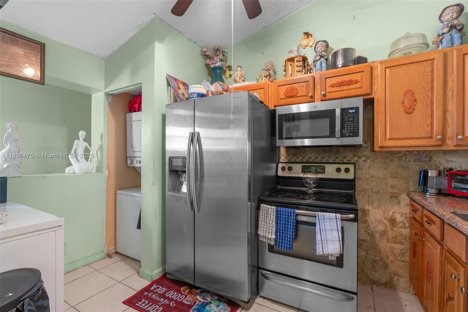 Real estate property located at 2401 56th Ave #3-202, Broward, Villas At Circles Edge Co, Lauderhill, FL