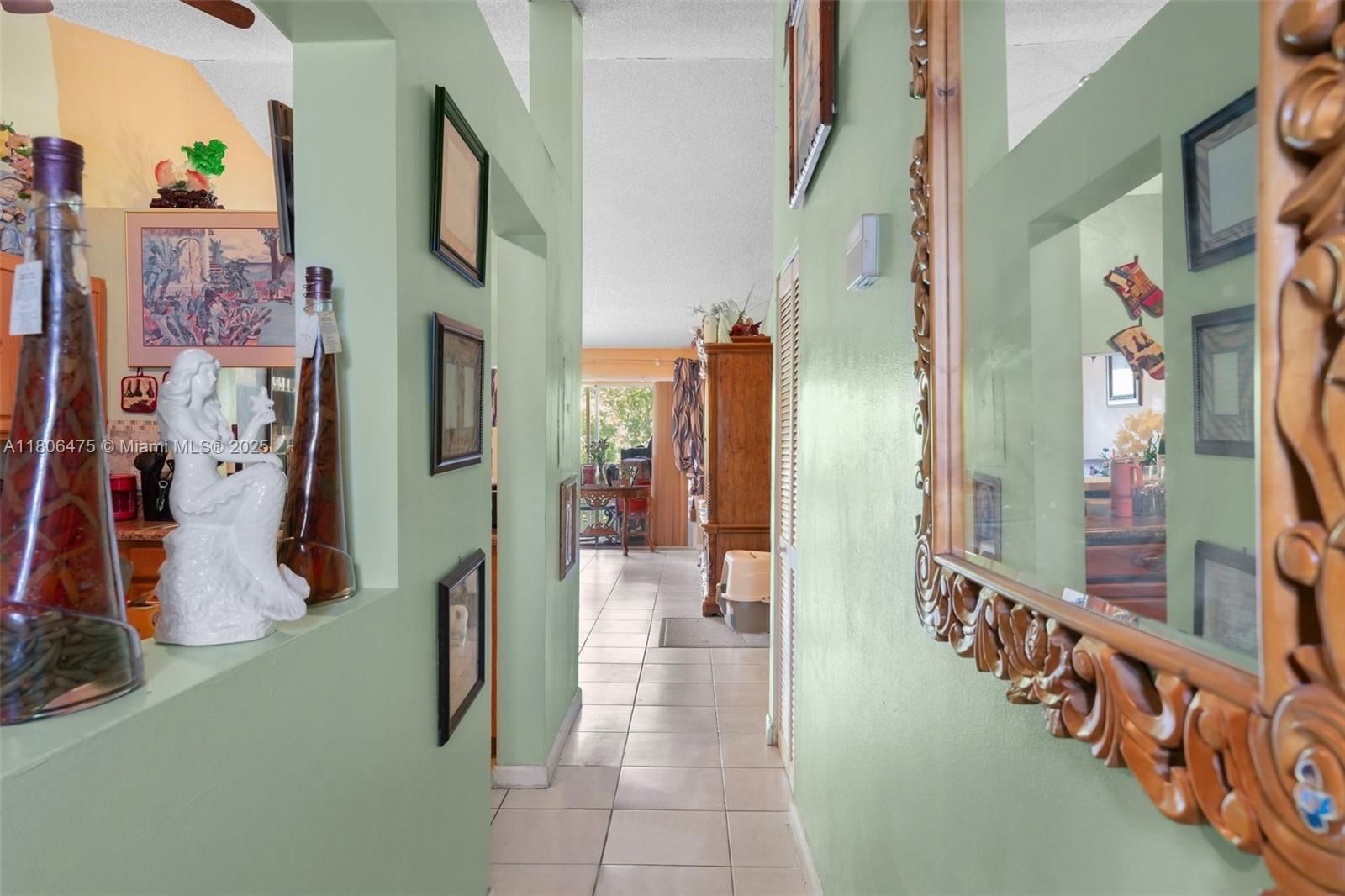 Real estate property located at 2401 56th Ave #3-202, Broward, Villas At Circles Edge Co, Lauderhill, FL