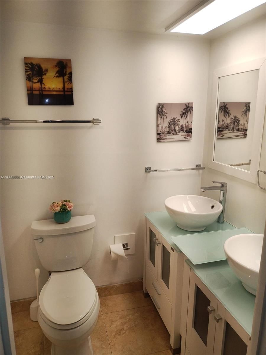 Real estate property located at 3300 Palm Aire Dr, Broward, No 13 Palm-aire Country C, Pompano Beach, FL