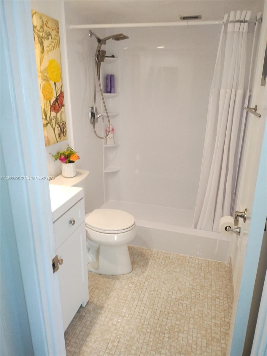 Real estate property located at 3300 Palm Aire Dr, Broward, No 13 Palm-aire Country C, Pompano Beach, FL