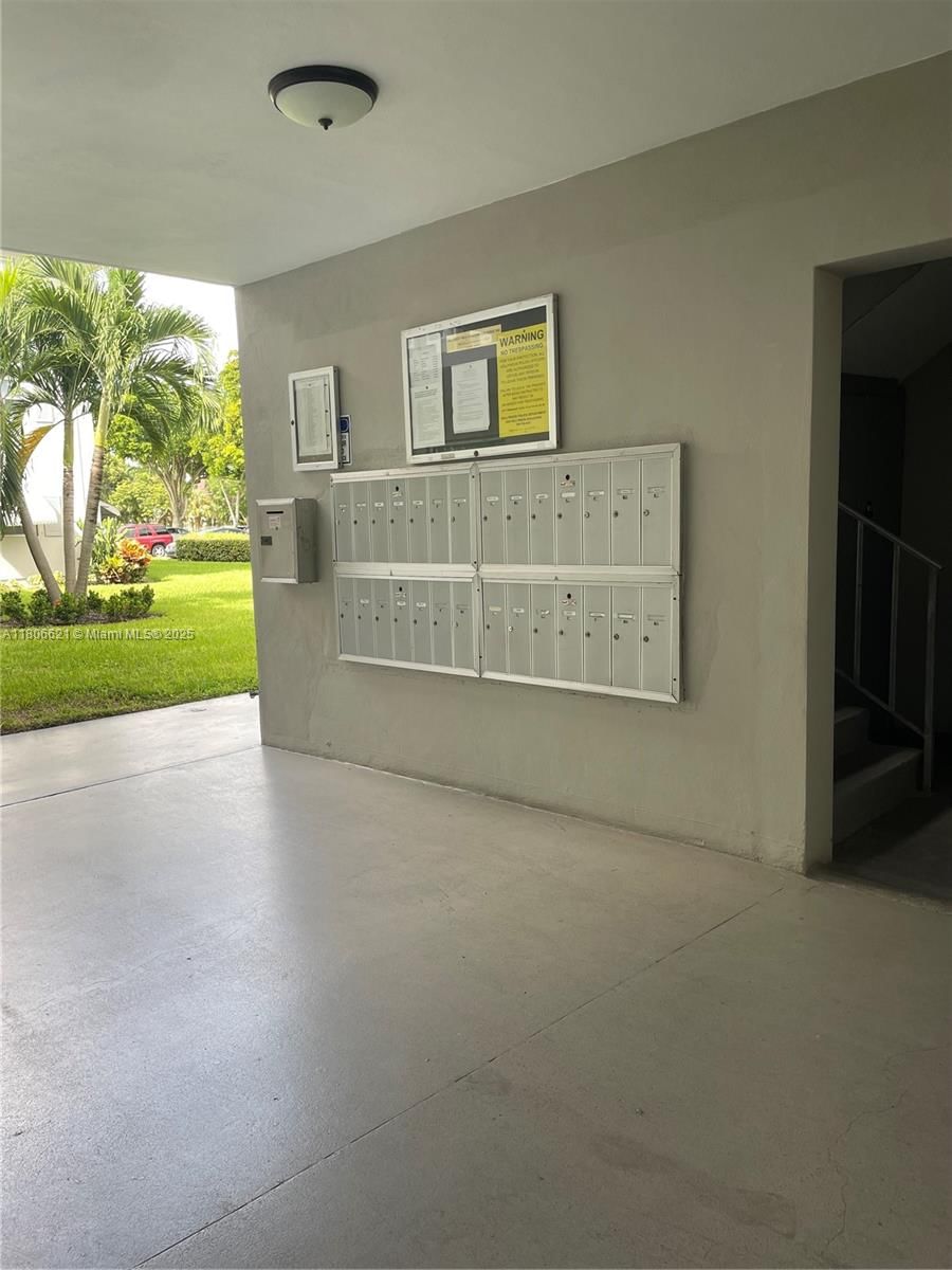 Real estate property located at 1000 Hillcrest CT. #111, Broward, Hillcrest No 4 Condo, Hollywood, FL