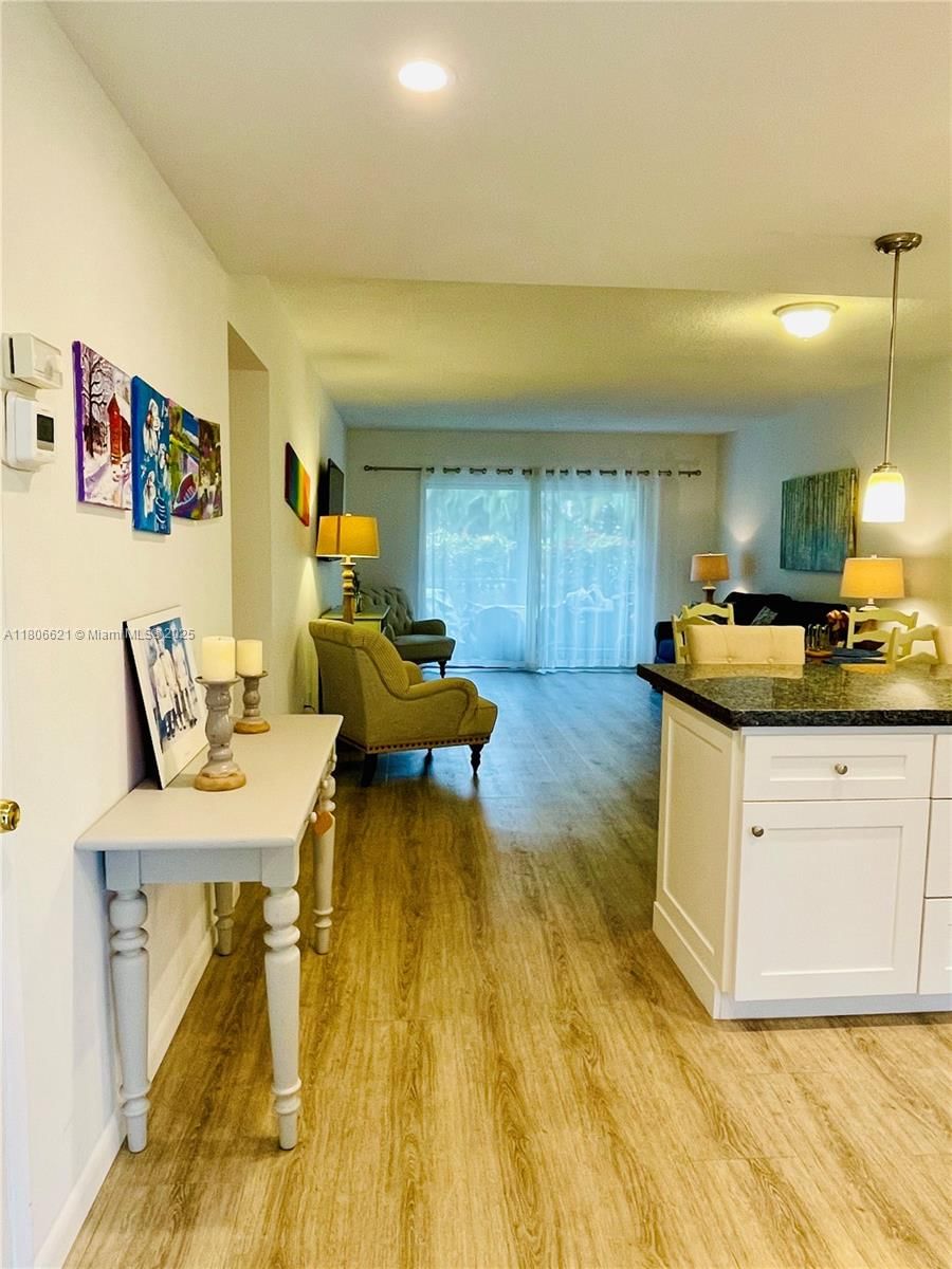 Real estate property located at 1000 Hillcrest CT. #111, Broward, Hillcrest No 4 Condo, Hollywood, FL
