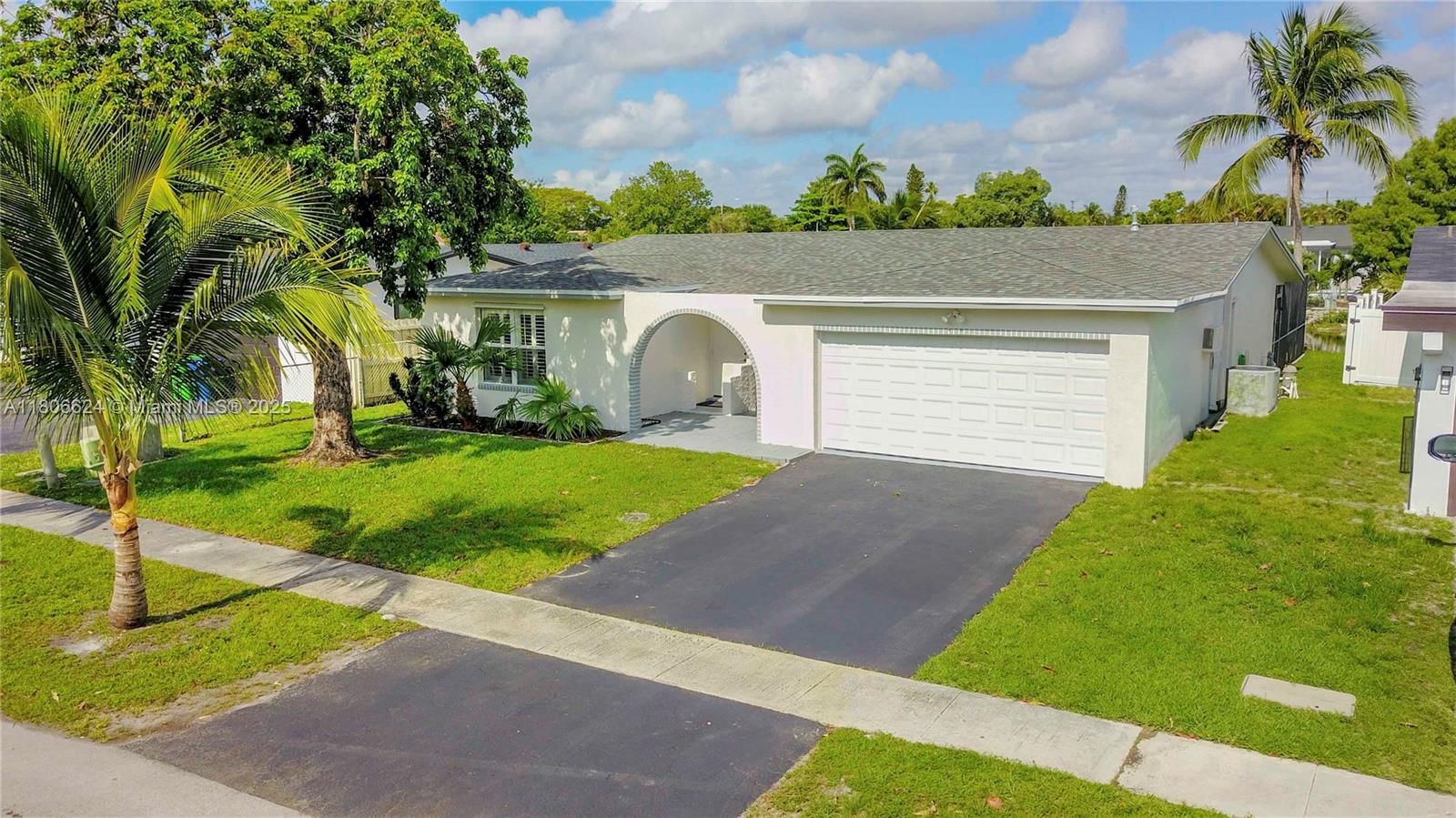 Real estate property located at 2001 93rd Ln, Broward, Sunrise Golf Village Sec, Sunrise, FL