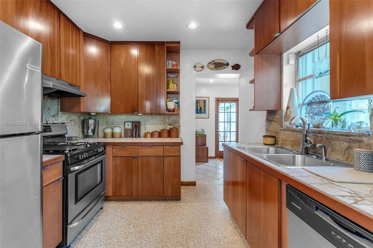 Real estate property located at 1895 25th St, Miami-dade, Kensington Park, Miami, FL