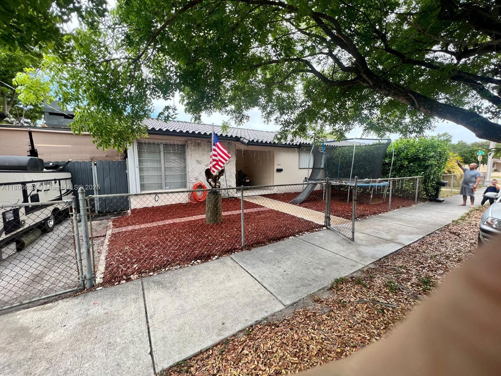 Real estate property located at 2990 7th Ave, Miami-dade, Industrial Center, Hialeah, FL