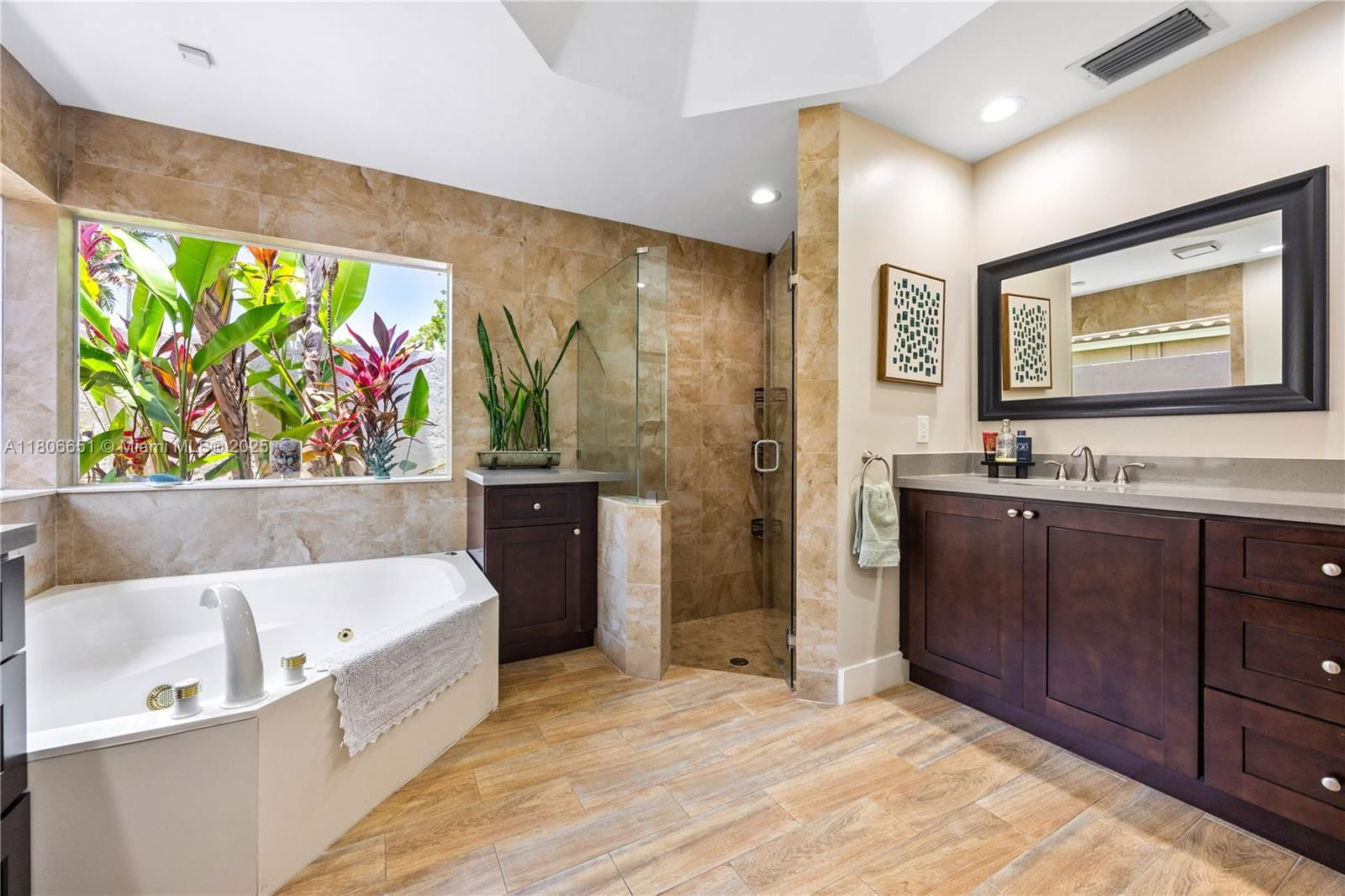 Real estate property located at 2690 Meadowood Dr, Broward, Sector 7 South, Weston, FL
