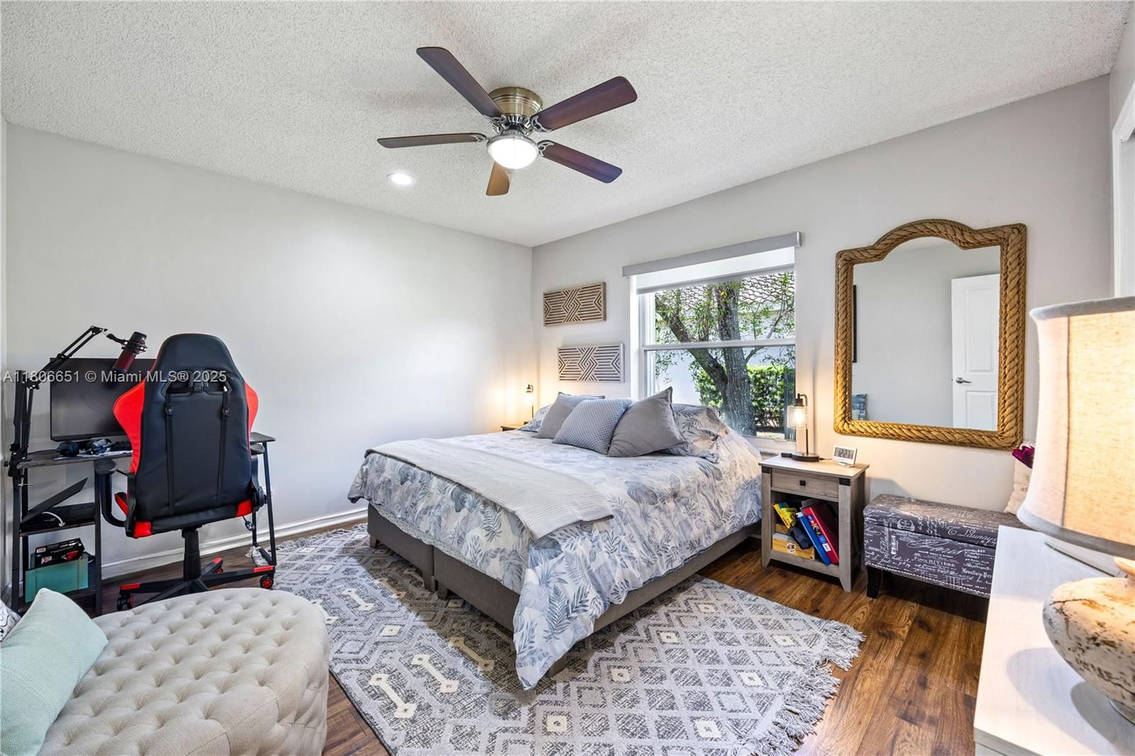 Real estate property located at 2690 Meadowood Dr, Broward, Sector 7 South, Weston, FL