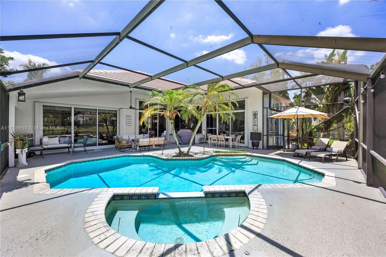 Real estate property located at 2690 Meadowood Dr, Broward, Sector 7 South, Weston, FL