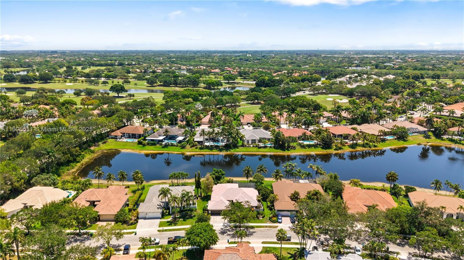 Real estate property located at 2690 Meadowood Dr, Broward, Sector 7 South, Weston, FL