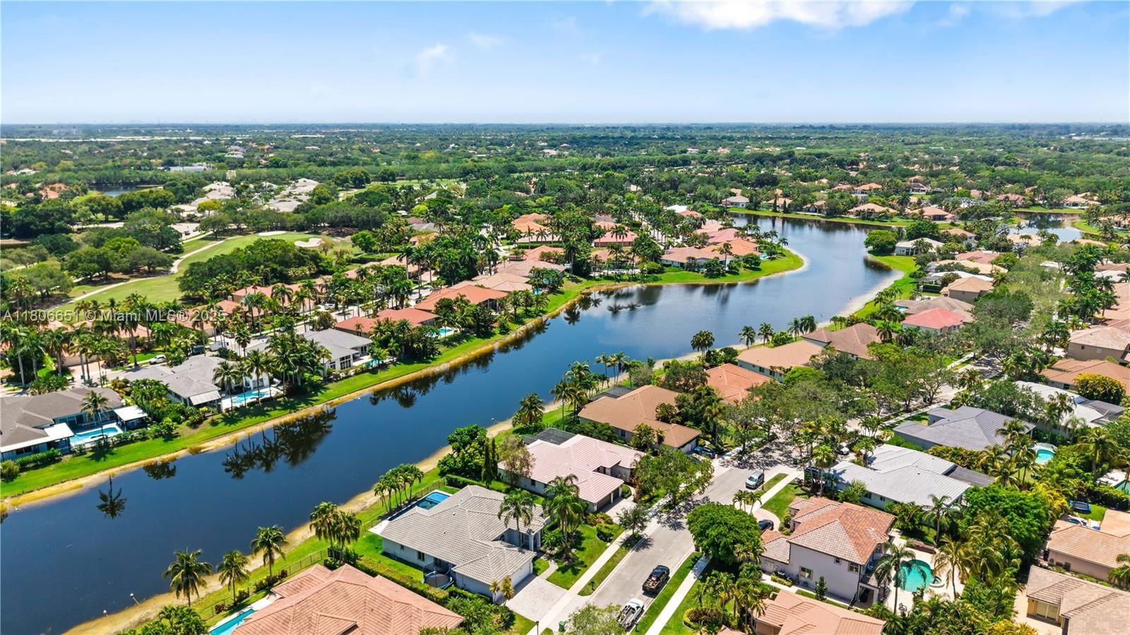 Real estate property located at 2690 Meadowood Dr, Broward, Sector 7 South, Weston, FL