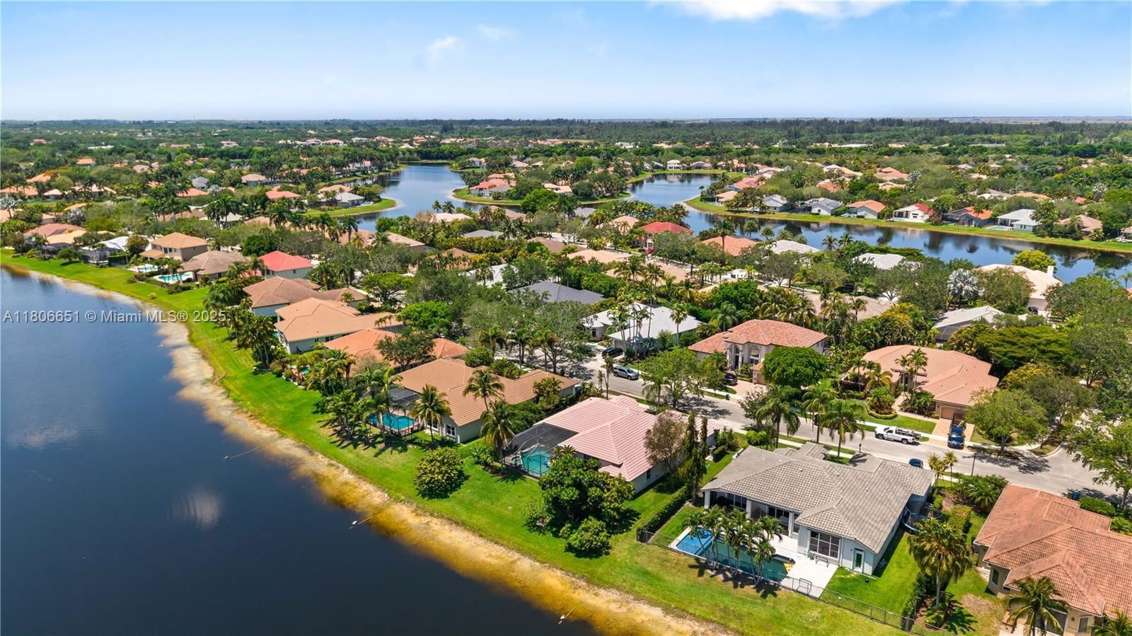 Real estate property located at 2690 Meadowood Dr, Broward, Sector 7 South, Weston, FL